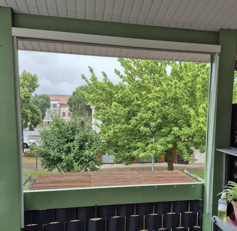 Installation d'un store extérieur sur mesure à Quint-Fonsegrives proche de Balma - Réalisation by Eco Fenêtres 31140 - Intervention possible sur Tournefeuille, Ramonville, Fenouillet, Blagnac ...