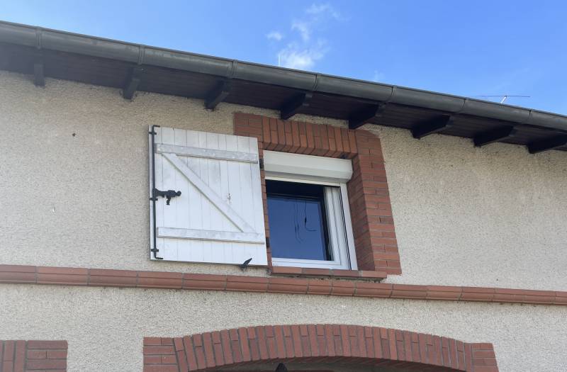 Pose d'une fenêtre en PVC sur mesure à Castelginest - Travaux exécutés par Eco Fenêtres 31140- Intervention possible sur Bouloc, Aucamville, Ramonville...