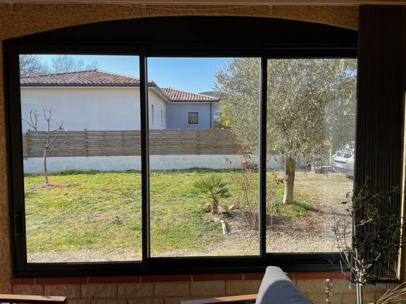 Habillage de cintre sur coulissant en aluminium sur mesure - Travaux réalisés par Eco Fenêtres 31140 - Intervention possible sur Beauzelle, Escalquens, Launaguet ...