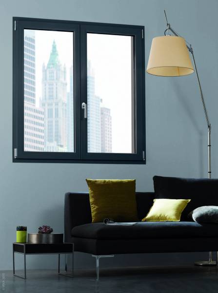 Fenêtre en PVC plaxé gris anthracite RAL 7016