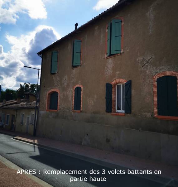 Remplacement des 3 volets battants du haut, mise en place de volets battants sur mesure en Bois - Travaux effectués par Eco Fenêtres (31140)