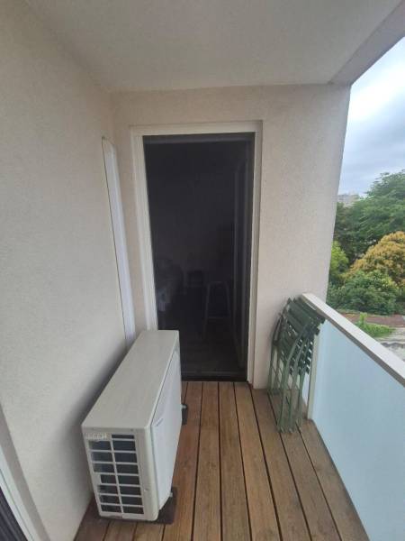 Moustiquaire de porte-fenêtre plissée 45 de chez Amb installée à Toulouse par Eco Fenêtres 31140- Intervention possible sur Tournfeuille, Cugnaux, Blagnac...