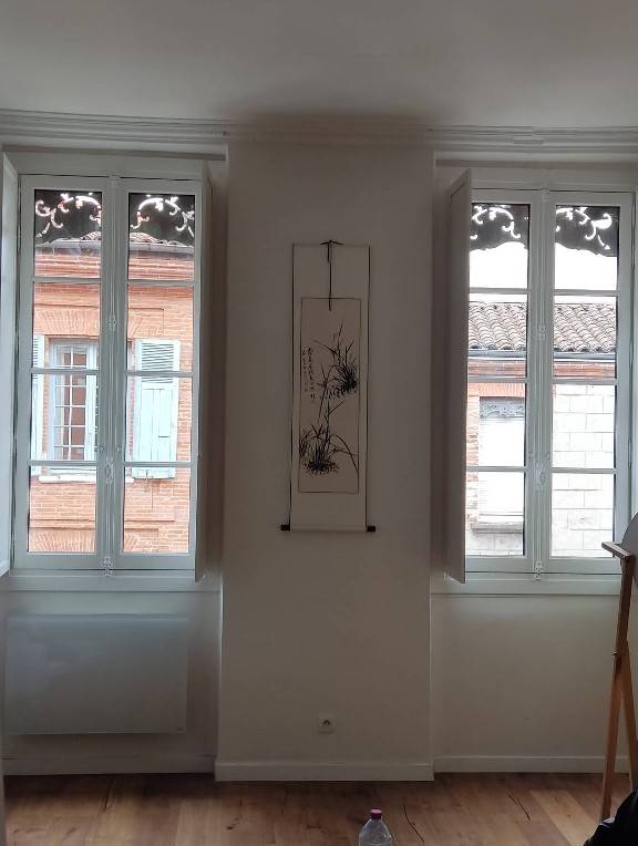 Pose de fenêtres en bois sur mesure avec volets intérieurs - Fenêtres pour sites classés bâtiment de France - Réalisation par Eco Fenêtres 31140