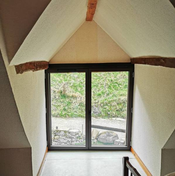 Fenêtre à ouvrant caché Kline - 2 vantaux ouvrant à la française - Chantier fait par Eco Fenêtres à Pechbonnieu (31140)