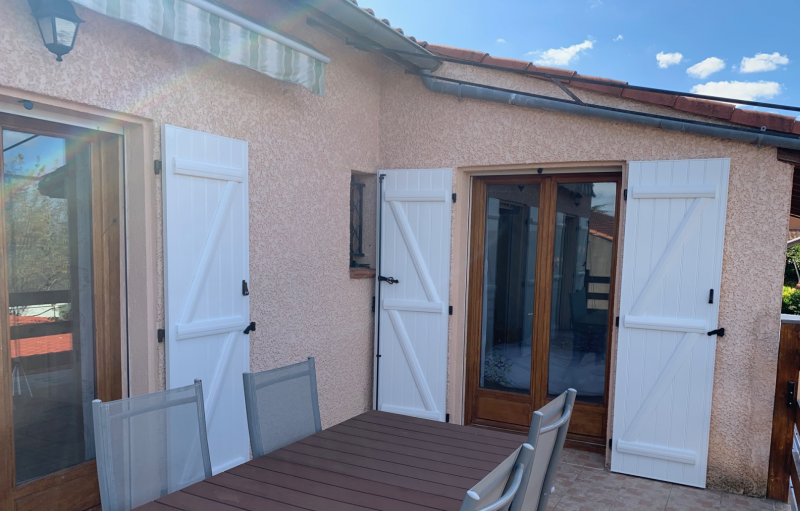 Pose de volet battant en PVC blanc sur mesure - Réalisation Eco Fenêtres (31140)